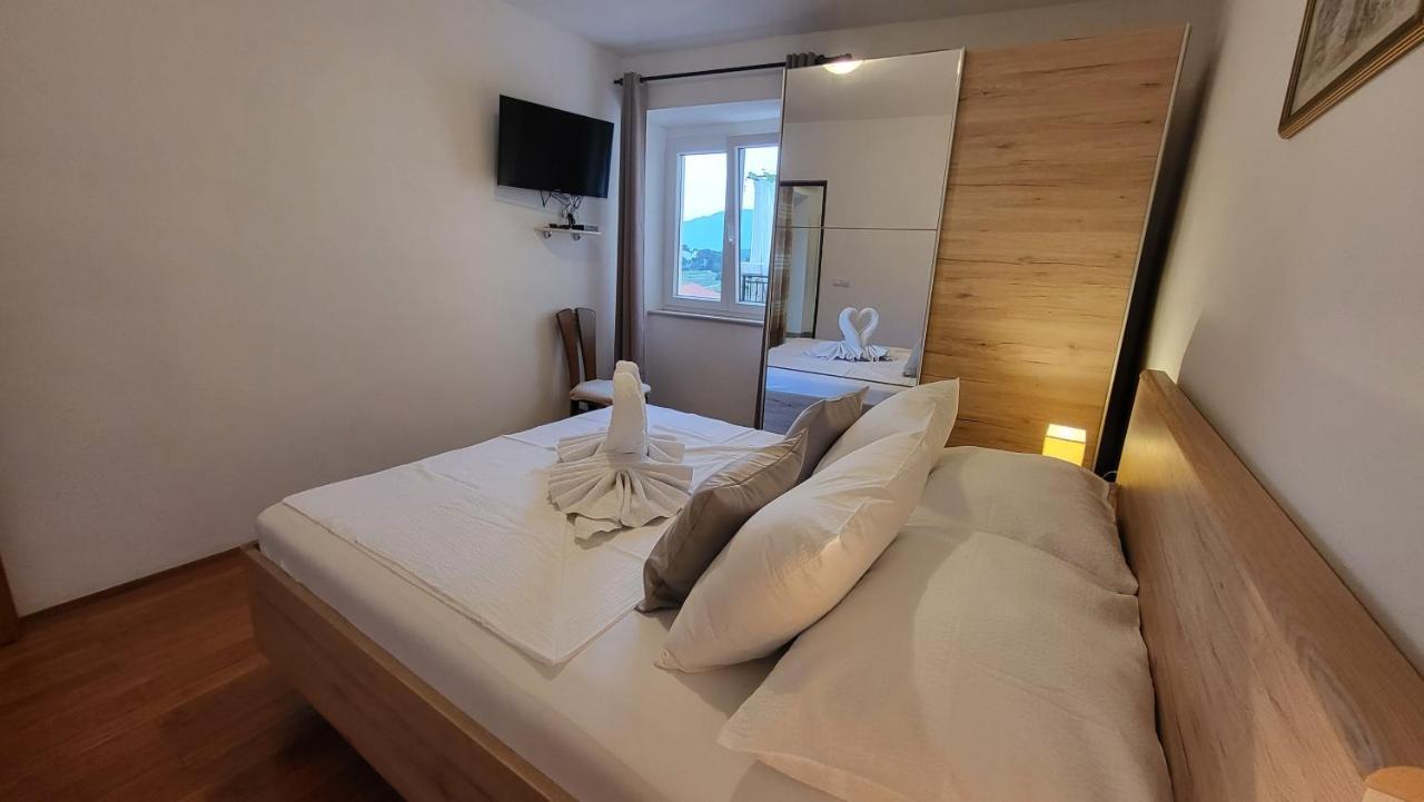 Stone House Apartments Didini Dvori Lumbarda Exterior foto