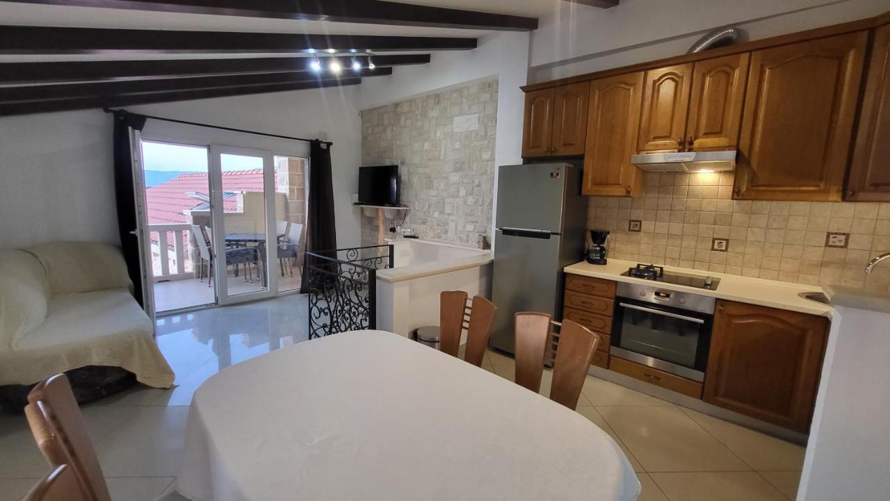 Stone House Apartments Didini Dvori Lumbarda Exterior foto