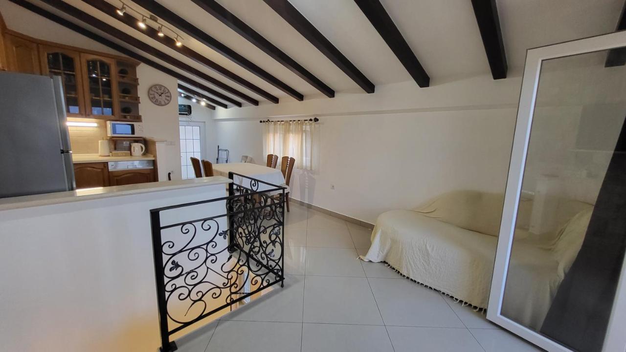 Stone House Apartments Didini Dvori Lumbarda Exterior foto