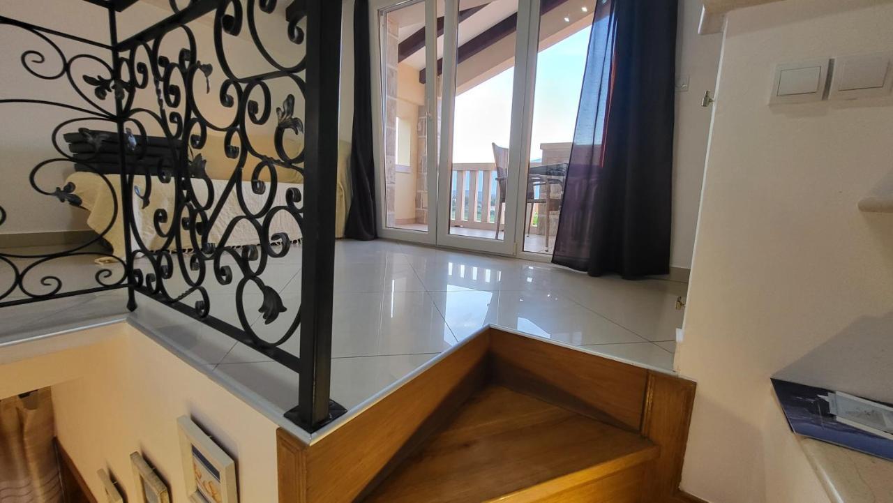 Stone House Apartments Didini Dvori Lumbarda Exterior foto