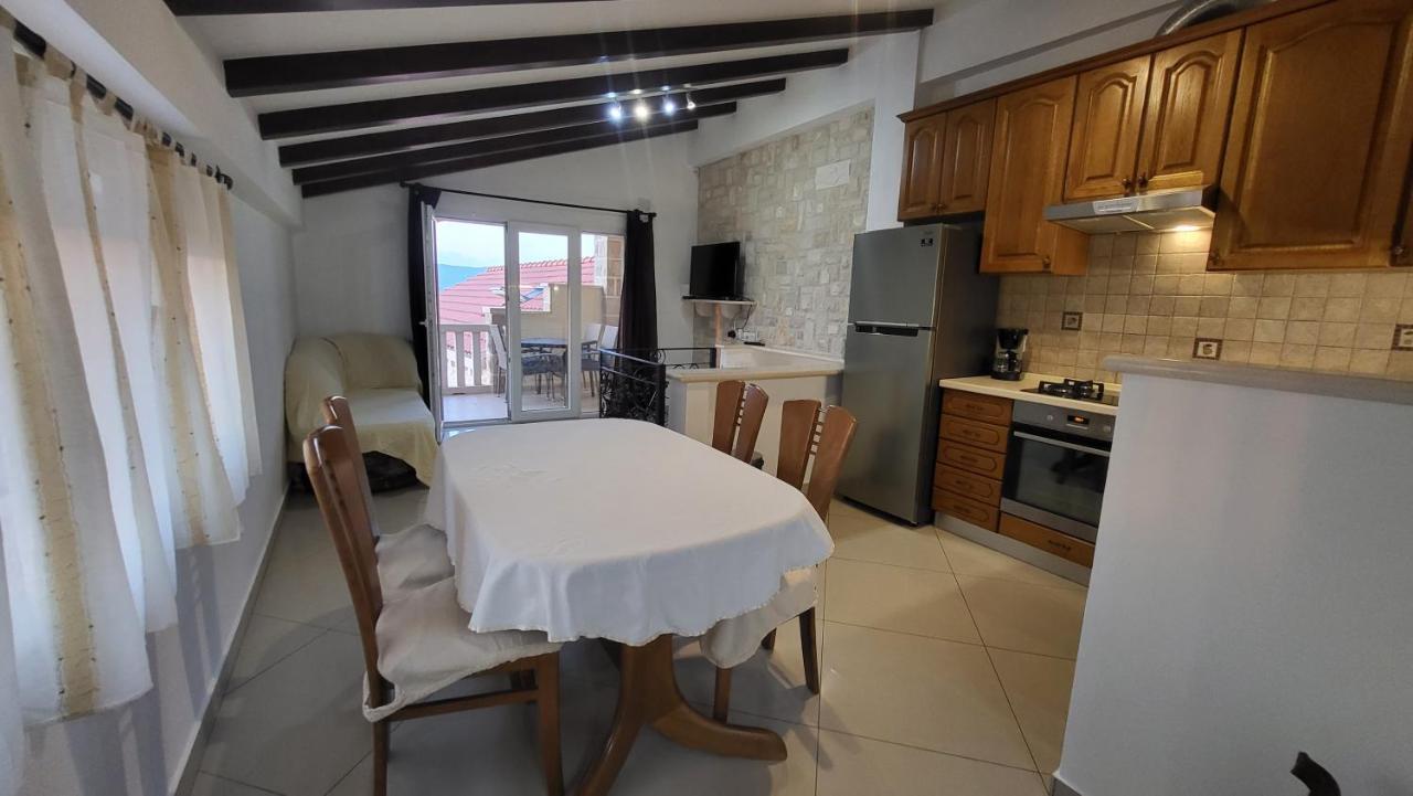Stone House Apartments Didini Dvori Lumbarda Exterior foto