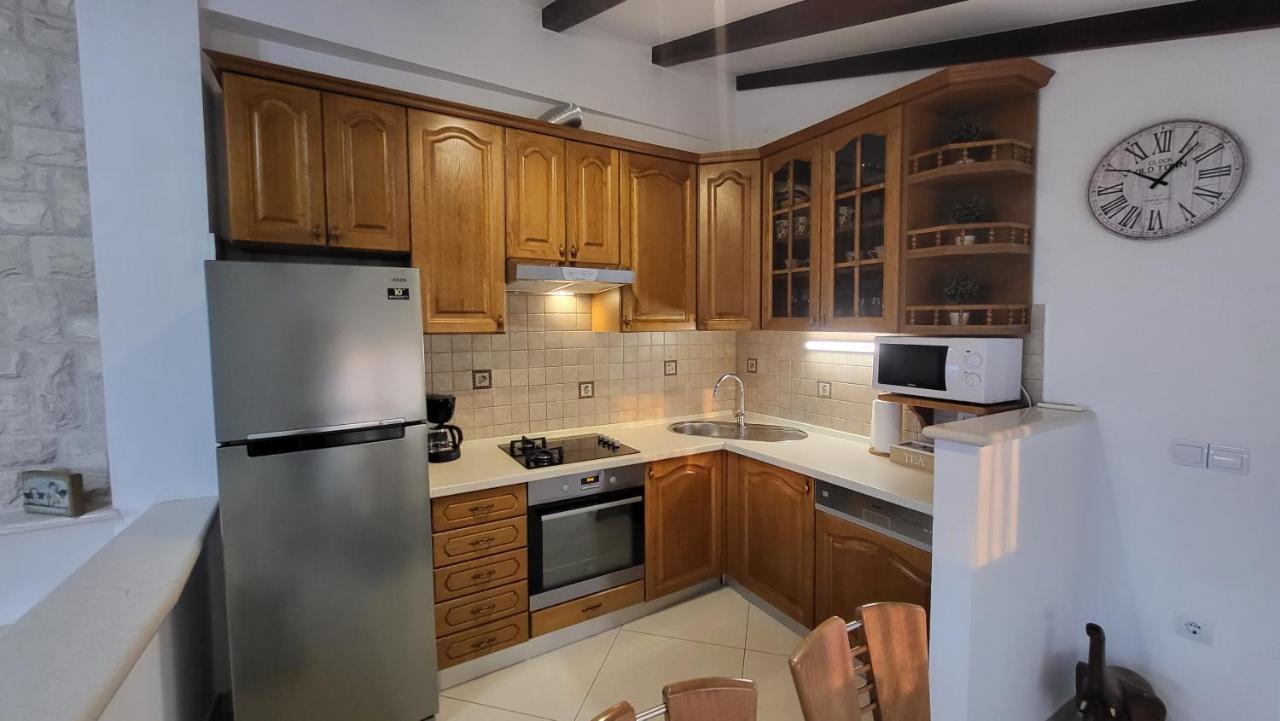 Stone House Apartments Didini Dvori Lumbarda Exterior foto