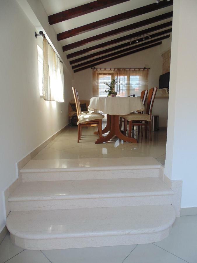 Stone House Apartments Didini Dvori Lumbarda Exterior foto